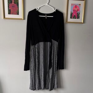 Jersey knit Thyme Maternity Black and White Women's Dress